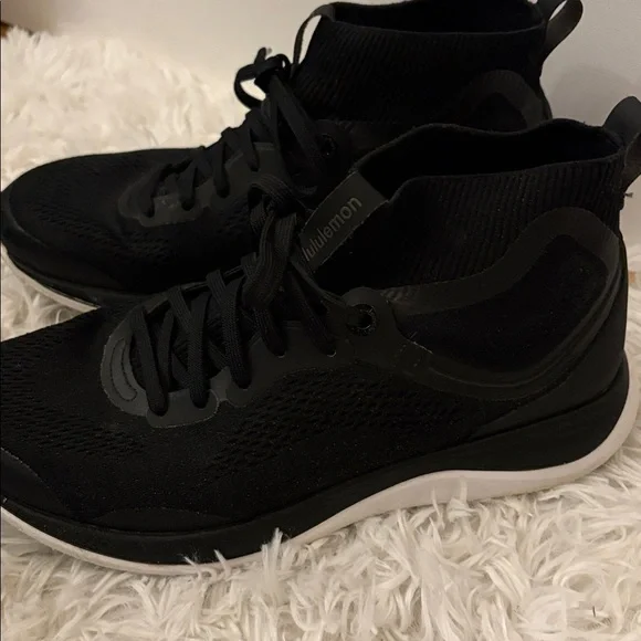 Lululemon Chargefeel Mid Women's Workout Shoe SIZE 9 - Picture 3 of 10
